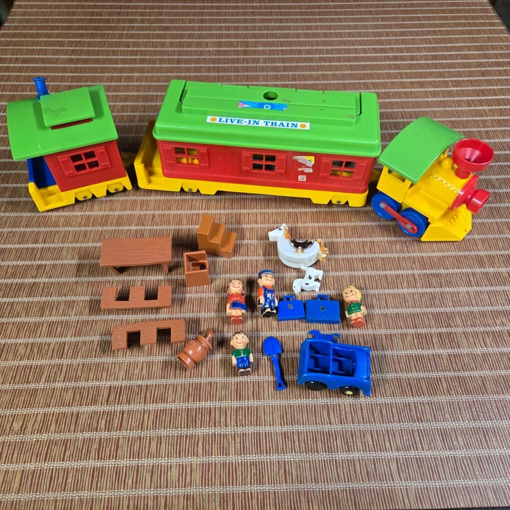 VINTAGE 1975 IDEAL THINK & LEARN LIVE-IN TRAIN w/MacMAGNET MAGNETIC FAMILY w/Box - Picture 9 of 16
